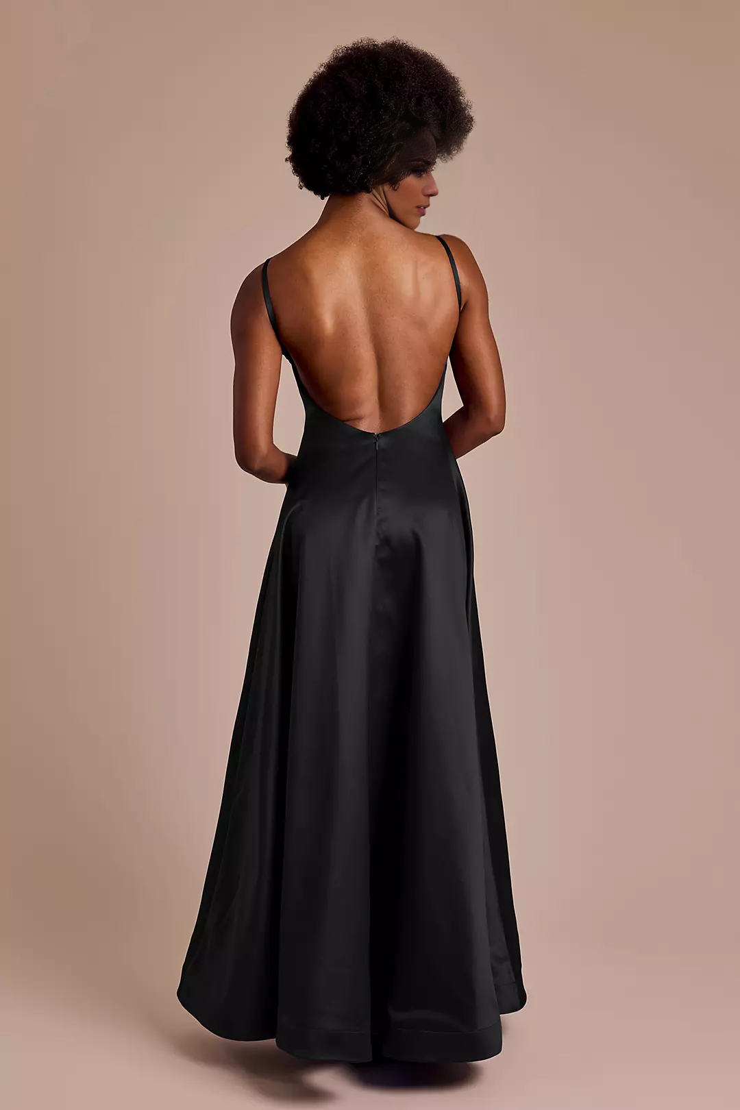 Vestido de fiesta Jimiss de satén con escote cuadrado, tirantes finos, sin espalda y largo hasta el suelo