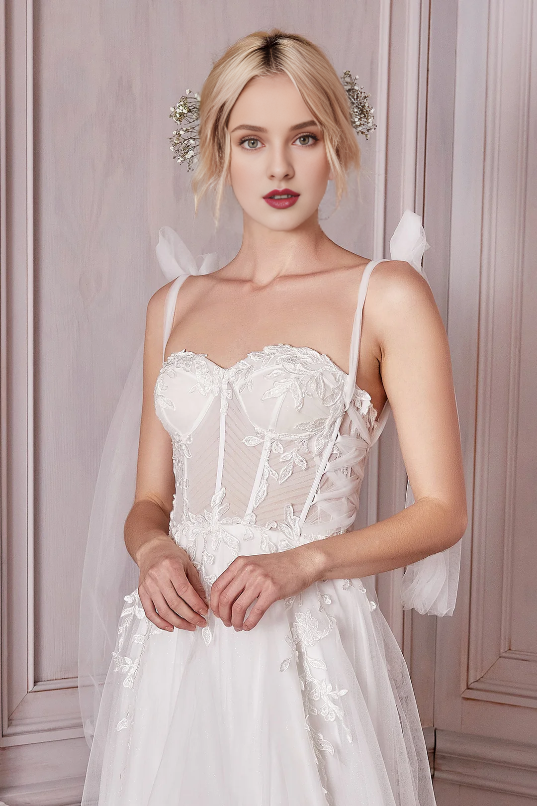 Vestido de novia largo sin mangas con corsé ajustado