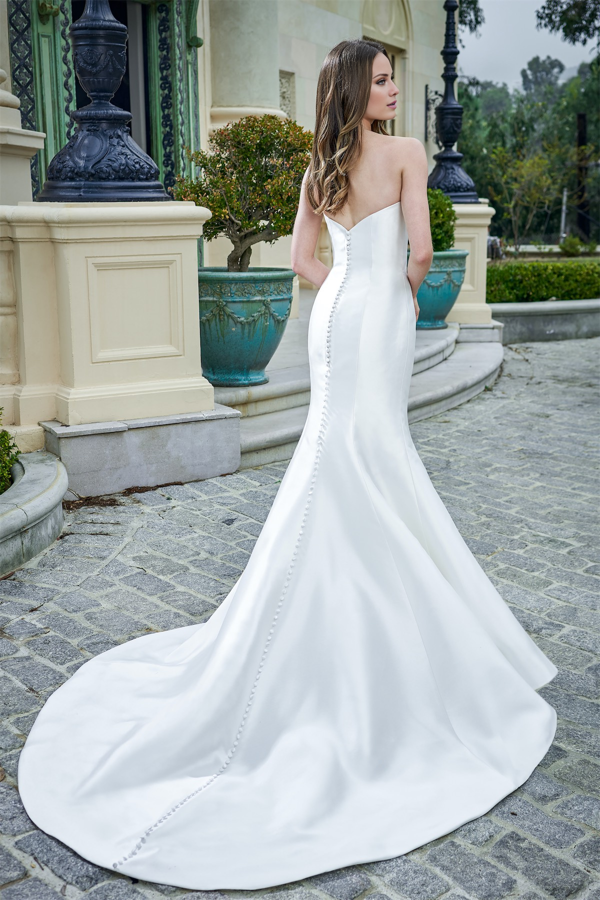 Vestido de novia encantador con escote corazón y cola de pez, sin tirantes