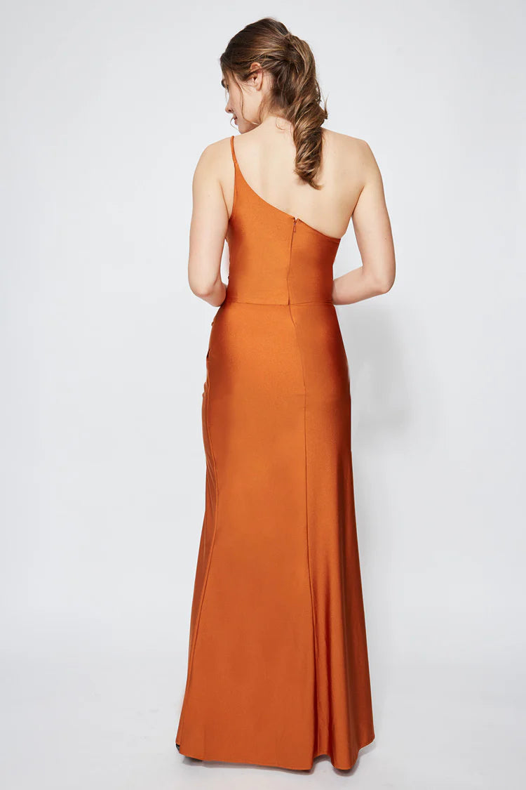 Vestido de fiesta Jimiss con cuello asimétrico, hombros descubiertos, sin mangas, espalda descubierta, abertura lateral y largo hasta el suelo