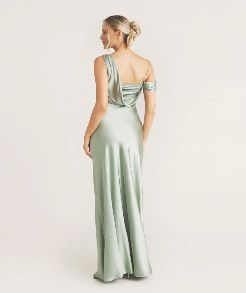 Vestido de fiesta Jimiss con cuello asimétrico, hombros descubiertos, sin mangas, espalda descubierta, abertura lateral y largo hasta el suelo