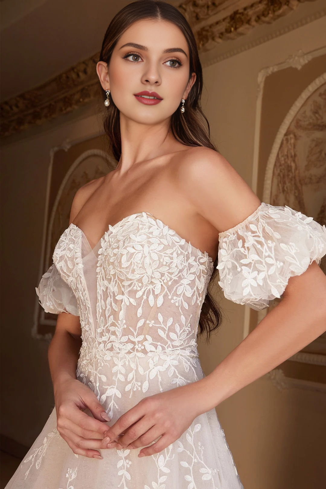 Vestido de novia largo de gasa con escote en forma de corazón bordado