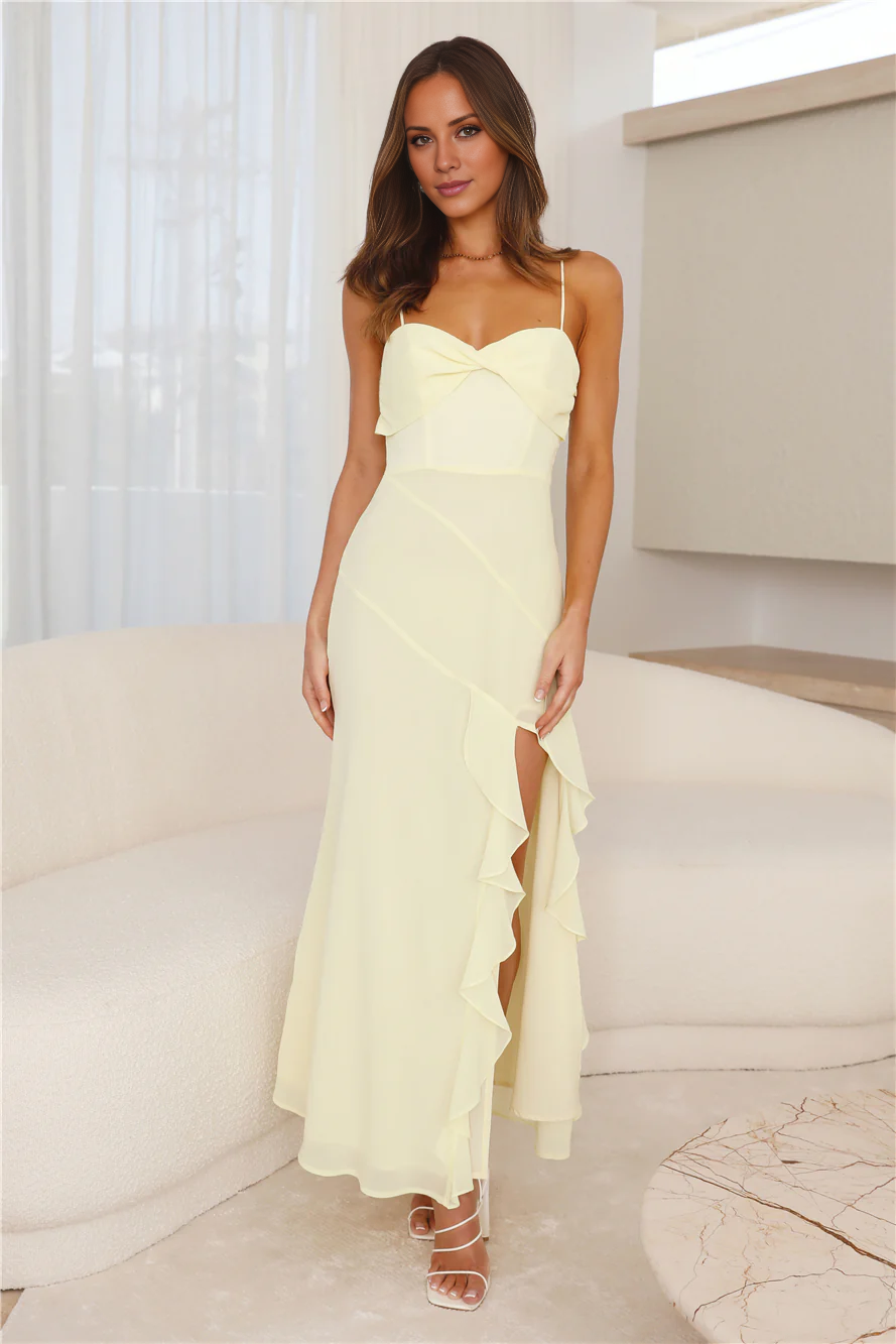 Vestido de fiesta Jimiss con tirantes finos, bordes doblados, pliegues laterales y largo hasta el suelo