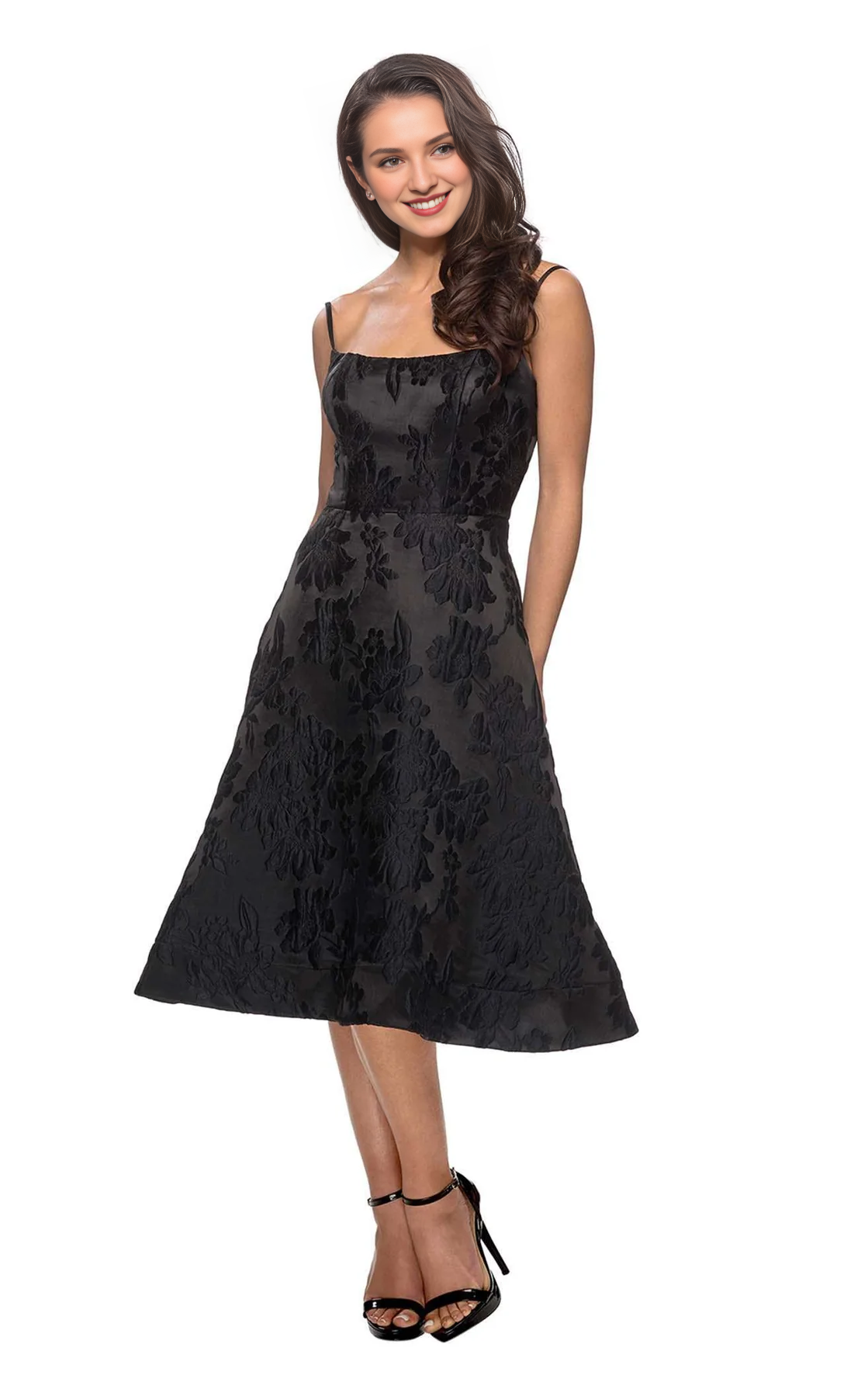 Camicia aderente a trapezio con scollo quadrato e abito da ballo con motivo floreale