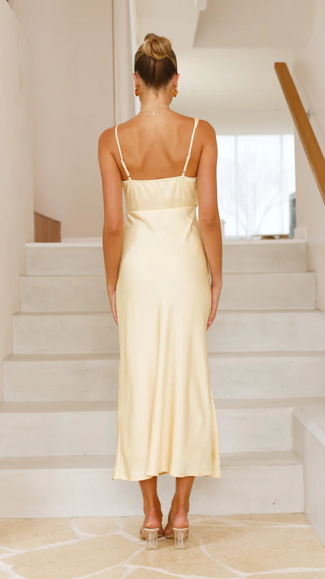 Vestido de fiesta largo de satén con escote asimétrico y espalda descubierta de Jimiss