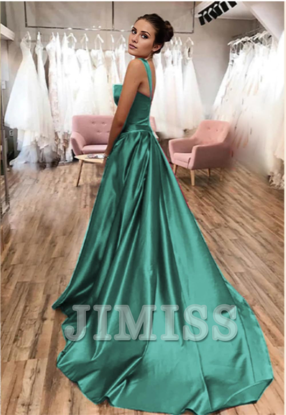 Vestido de fiesta formal de satén con tirantes finos, abertura larga en forma de A y plisado.