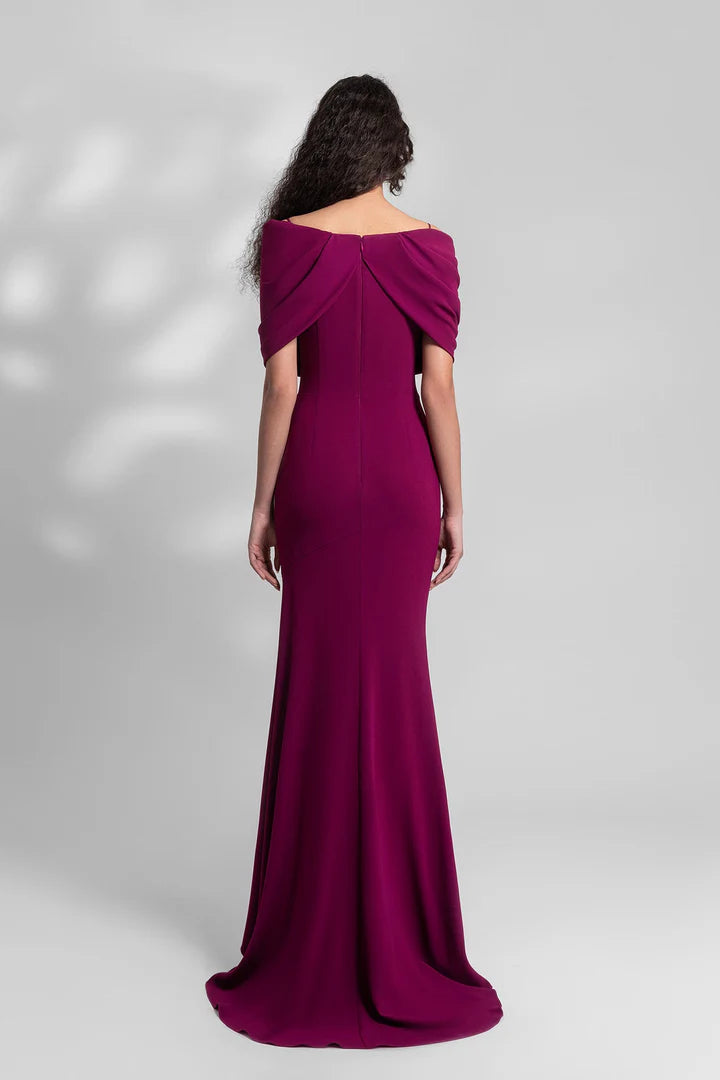 Vestidos de noche largos hasta el suelo con aberturas laterales de crepé y hombros descubiertos