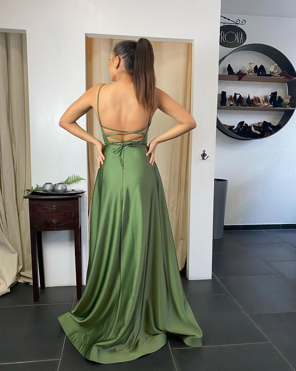Vestido de fiesta Jimiss sexy largo de satén con tirantes finos en forma de A y abertura frontal sin espalda