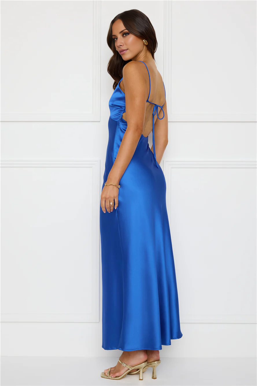 Vestido de fiesta largo de satén con cuello en V y tirantes en la espalda al descubierto de Jimiss
