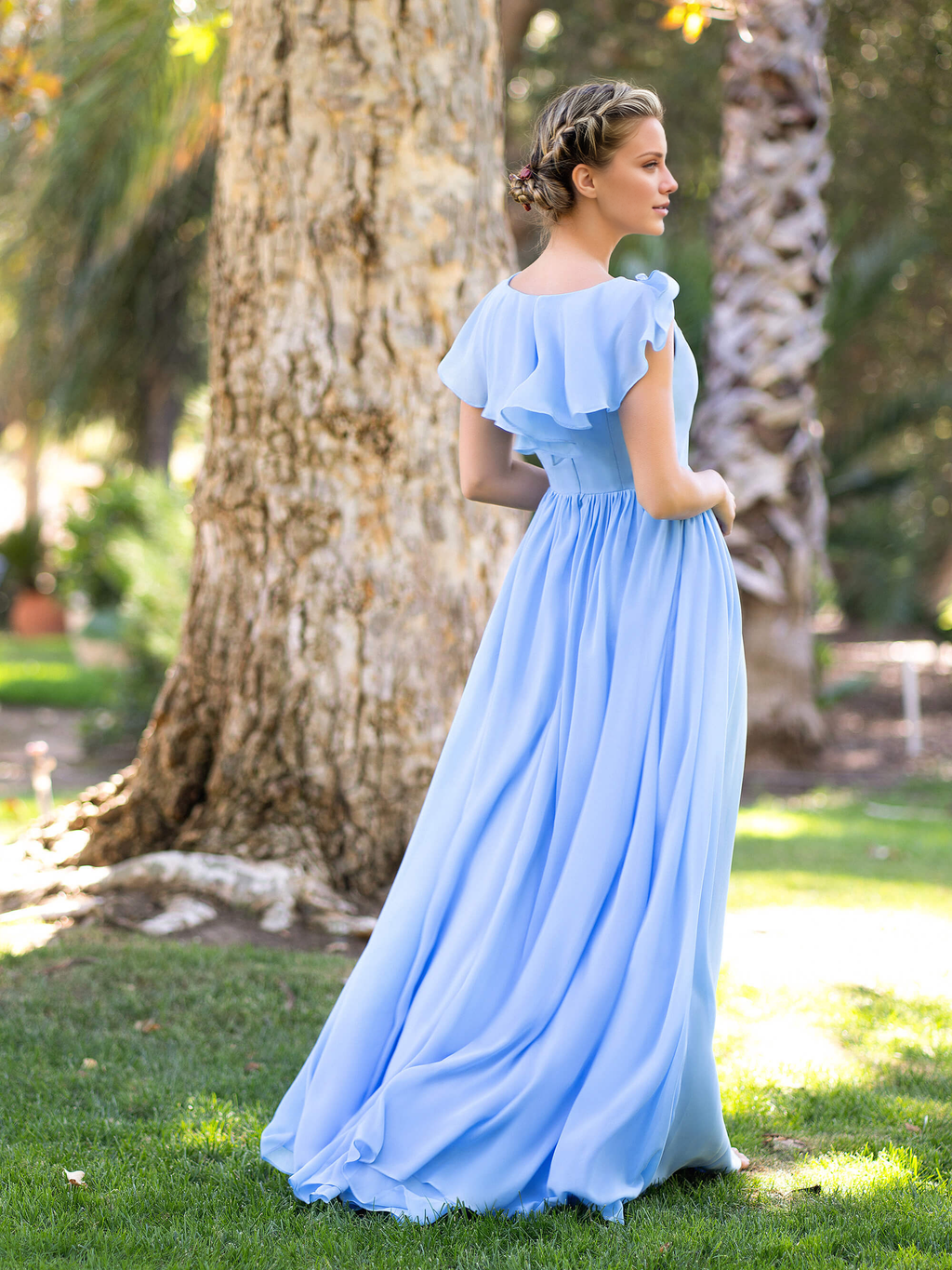 Abito formale lungo fino al pavimento in chiffon con scollo a V e parte superiore asimmetrica