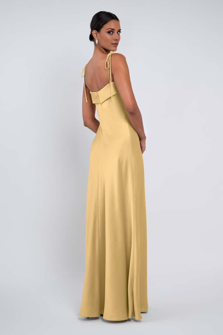 Vestido de fiesta Jimiss con escote cuadrado, hombros descubiertos, sin mangas, tirantes finos, espalda descubierta y largo hasta el suelo