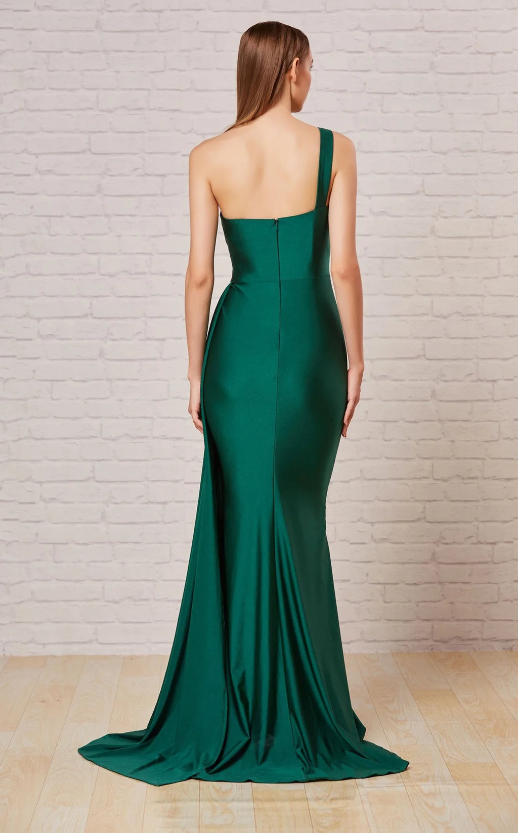 Emerald Green Satin Trumpet Floor-Length Bridesmaid Dress with One Shoulder Neckline