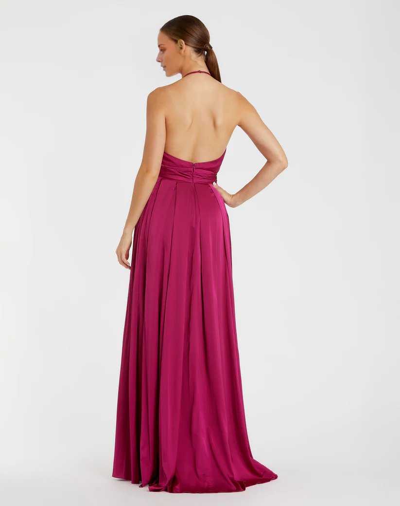 Vestido de noche largo hasta el suelo de satén, sin mangas, con escote halter y escote en V y abertura lateral