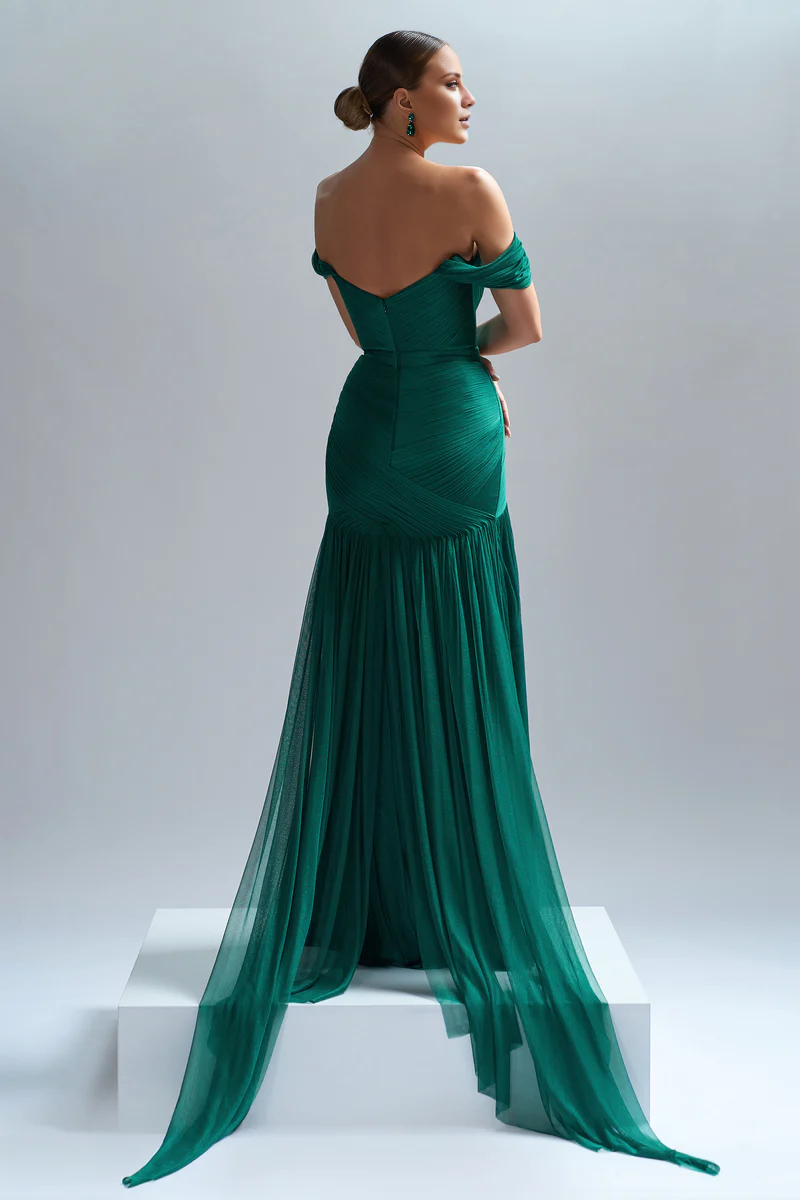 Corsé ajustado de satén con forro de satén y vestido de noche largo hasta el suelo