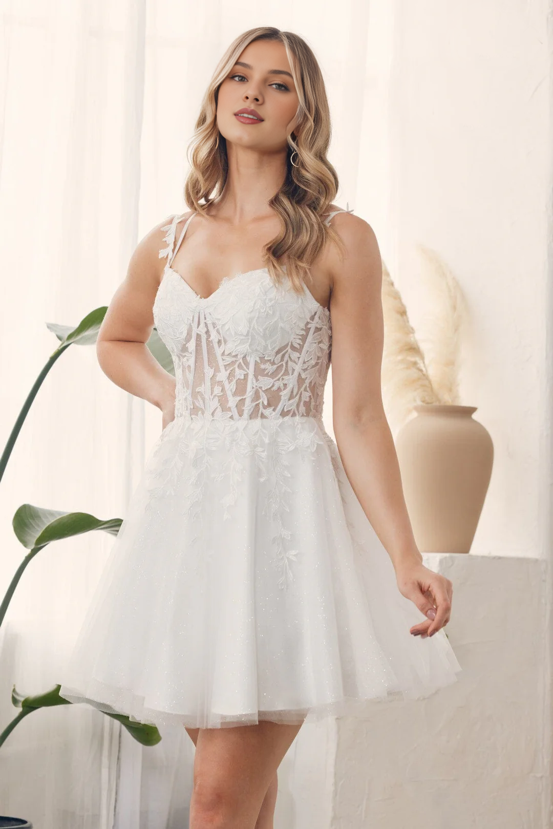 Vestido de corsé ajustado transparente sin mangas corto con bordado floral