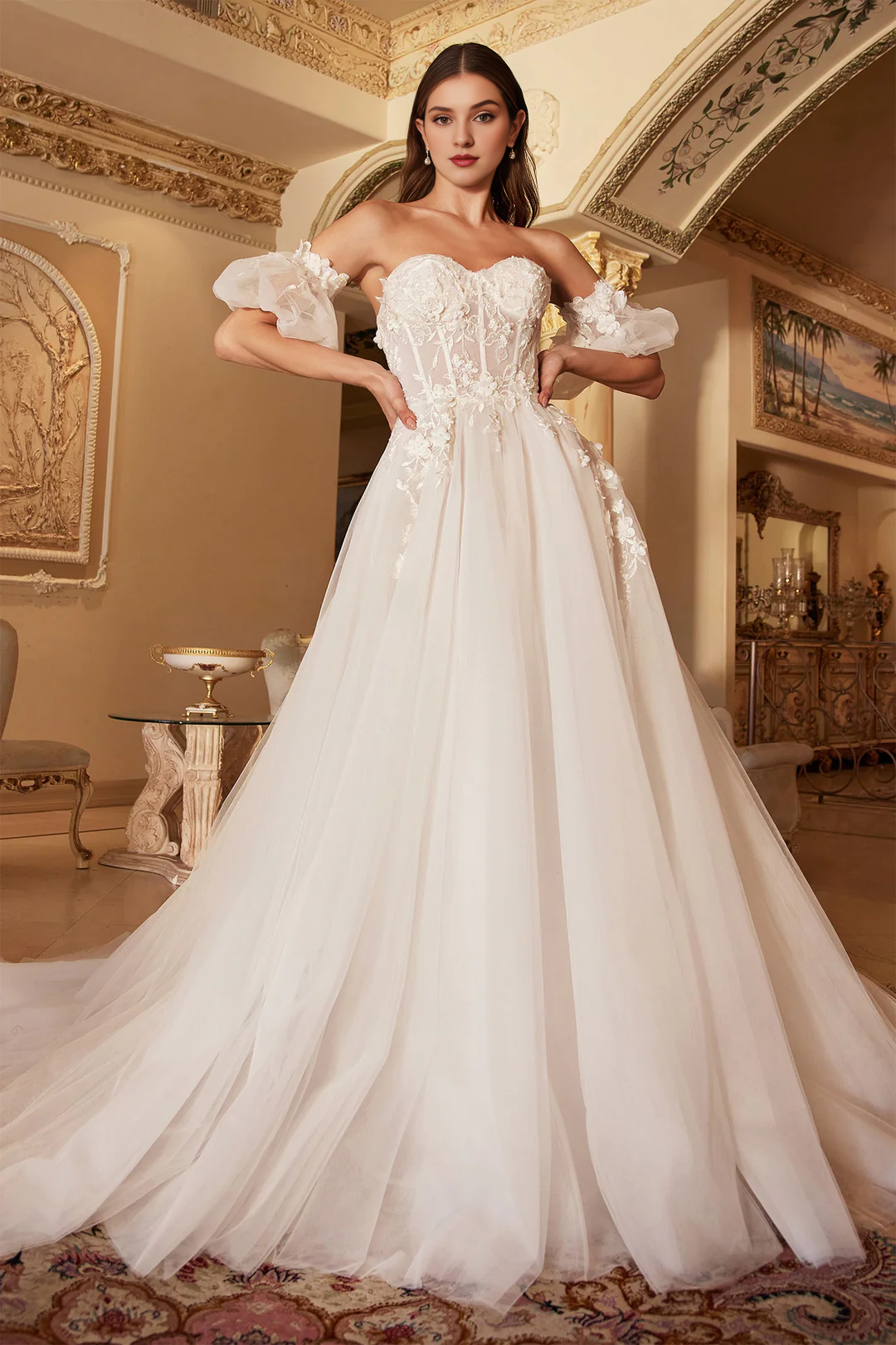 Vestido de novia largo sin tirantes bordado en blanco