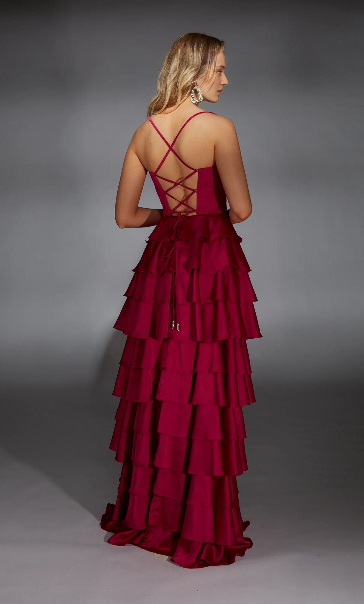 Vestido de noche de satén y gasa, cuello alto, espalda en A, encaje, abertura, corsé ajustado, vestido formal largo