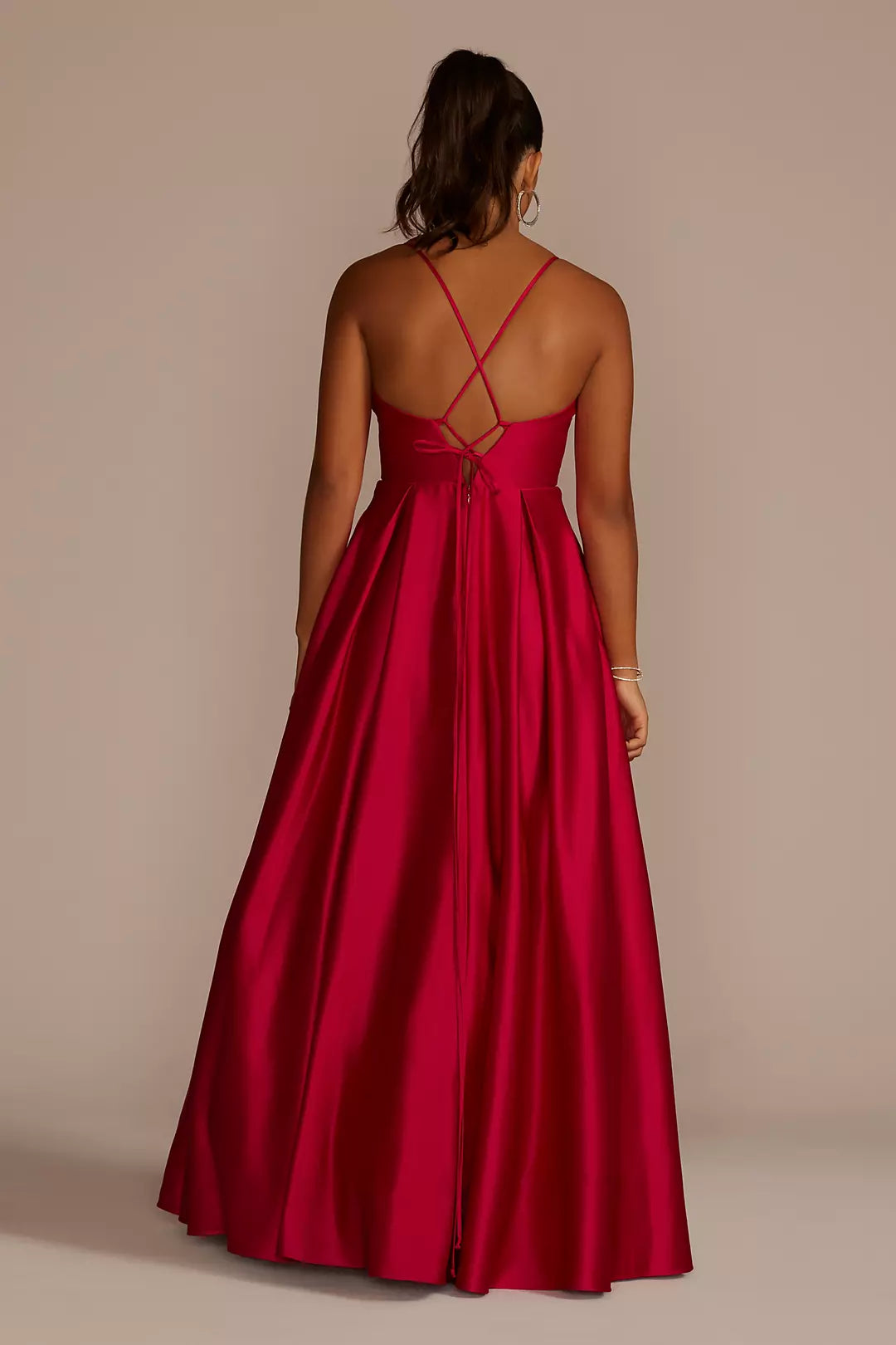 Vestido de fiesta Jimiss con escote en V, espalda descubierta, sin mangas, con tirantes finos y largo hasta el suelo