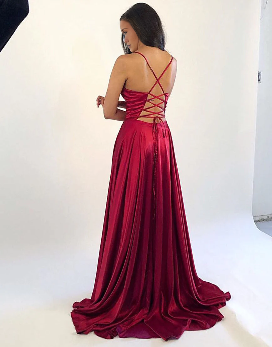 Vestido de fiesta Jimiss de satén con tirantes finos, abertura lateral en rojo intenso y largo hasta el suelo