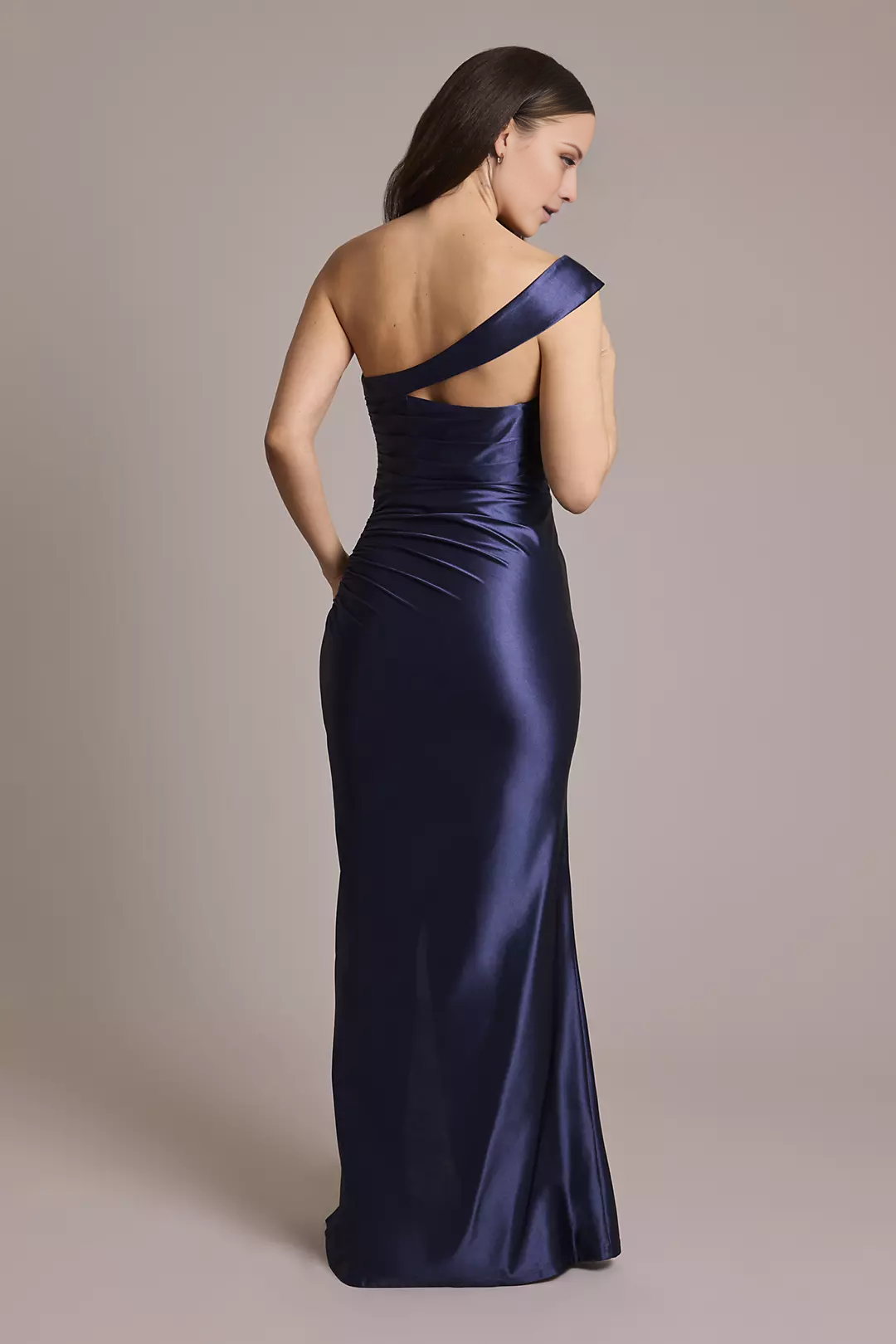 Vestido de fiesta Jimiss recto, asimétrico, con escote, espalda descubierta, sin mangas, con abertura lateral y largo hasta el suelo