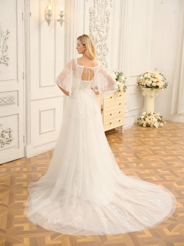 Abito da sposa lungo ricamato a maniche corte con scollo a V e stile principessa, a trapezio