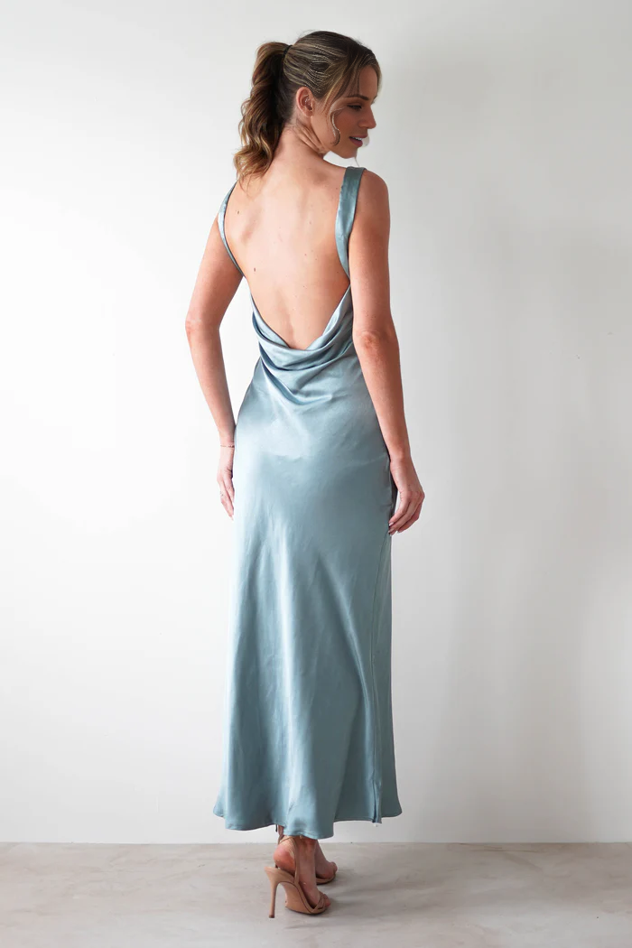 Vestido de fiesta largo de satén con escote barco, espalda descubierta y tirantes - Vestido Jimiss 