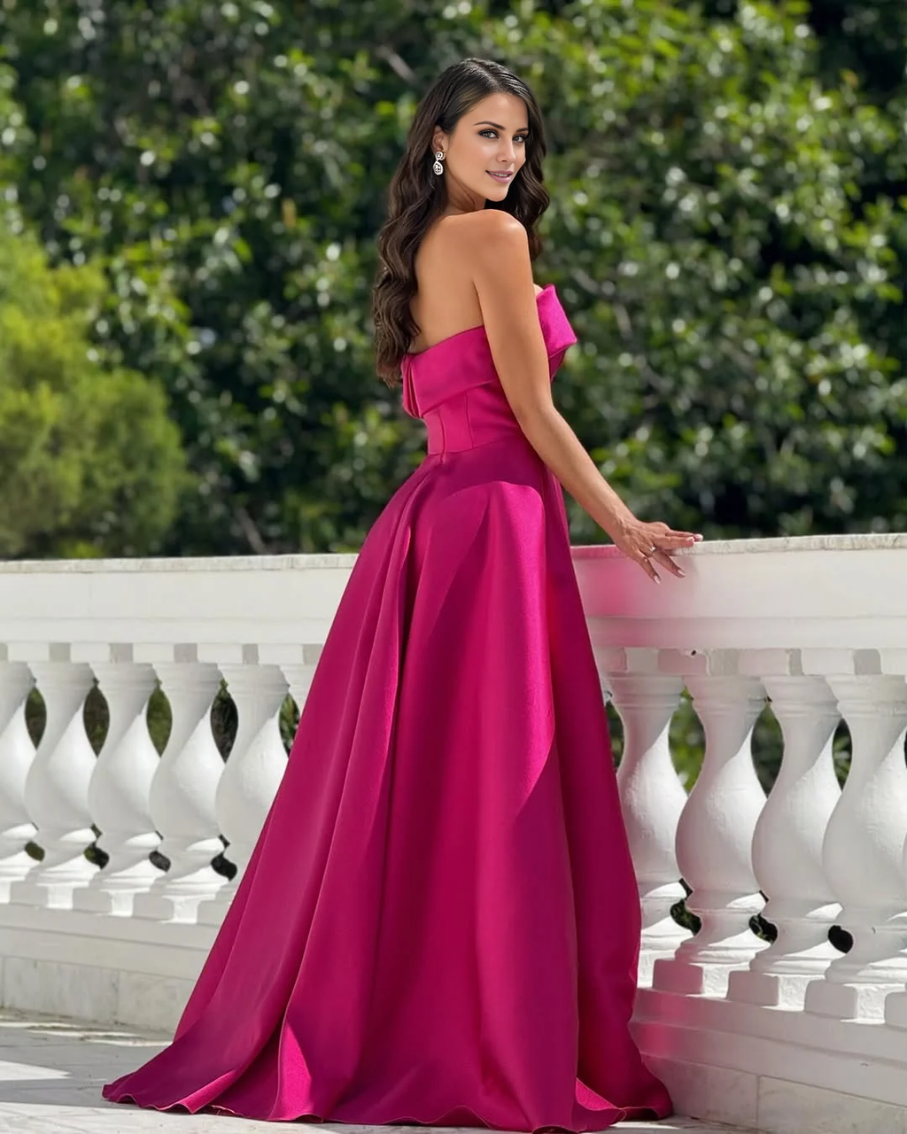 Vestido de gala Jimiss con hombros descubiertos, borde enrollado y corte A