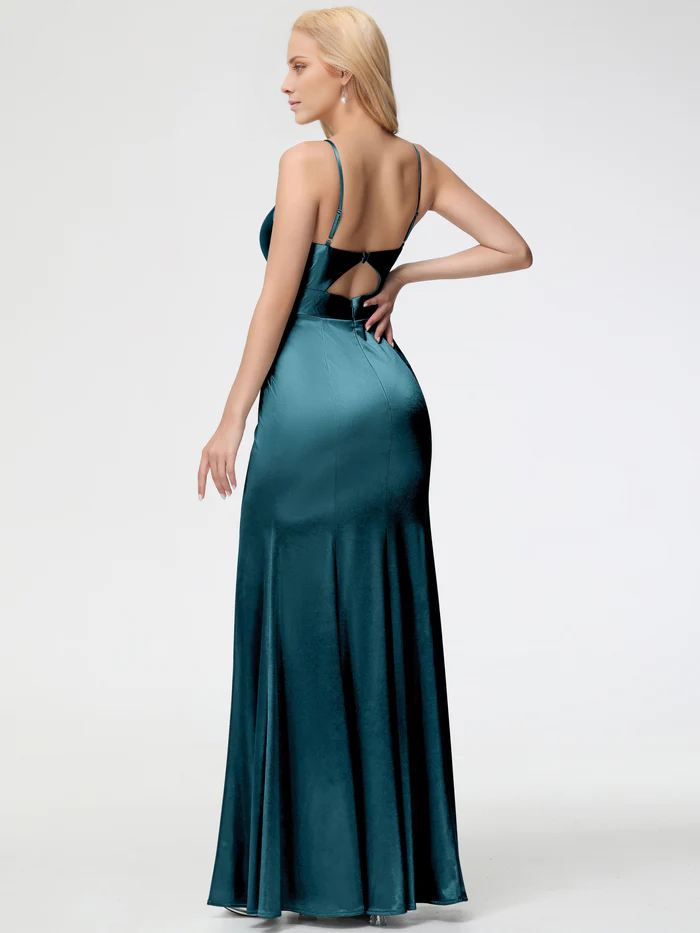 Vestido de fiesta de satén ajustado con escote en V y tirantes finos de Jimiss