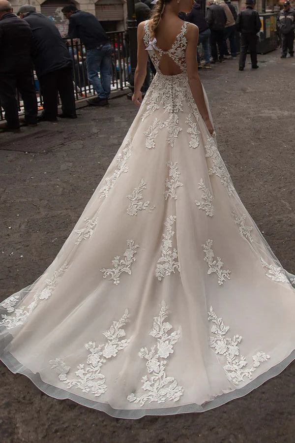 Vestido de novia estilo princesa romántico con encaje, escote en V y corte A