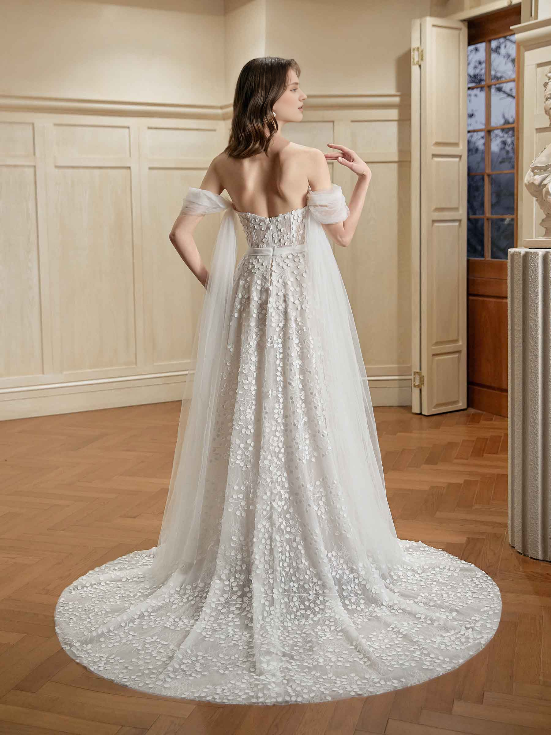 Vestido de novia largo color marfil con escote en forma de A y encaje, escote corazón y hombros descubiertos