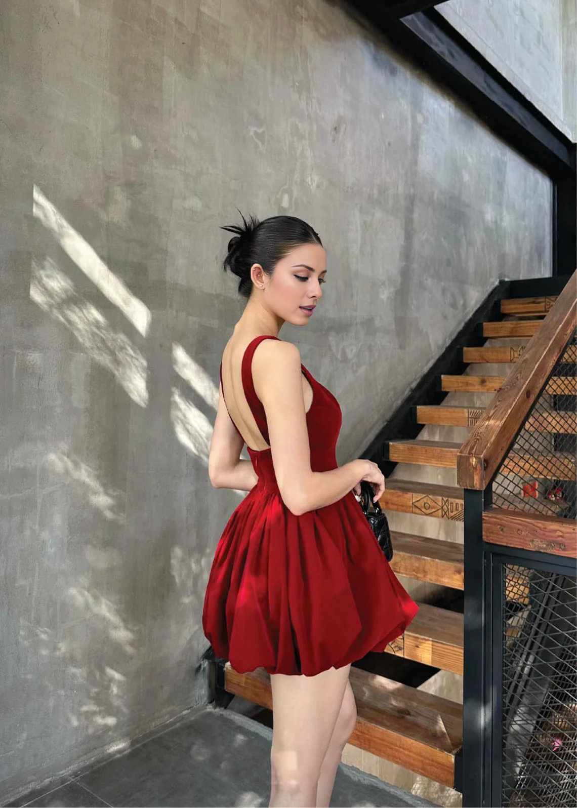 Vestido de fiesta corto con minifalda abullonada, sin mangas, con escote cuadrado y espalda descubierta de Jimiss