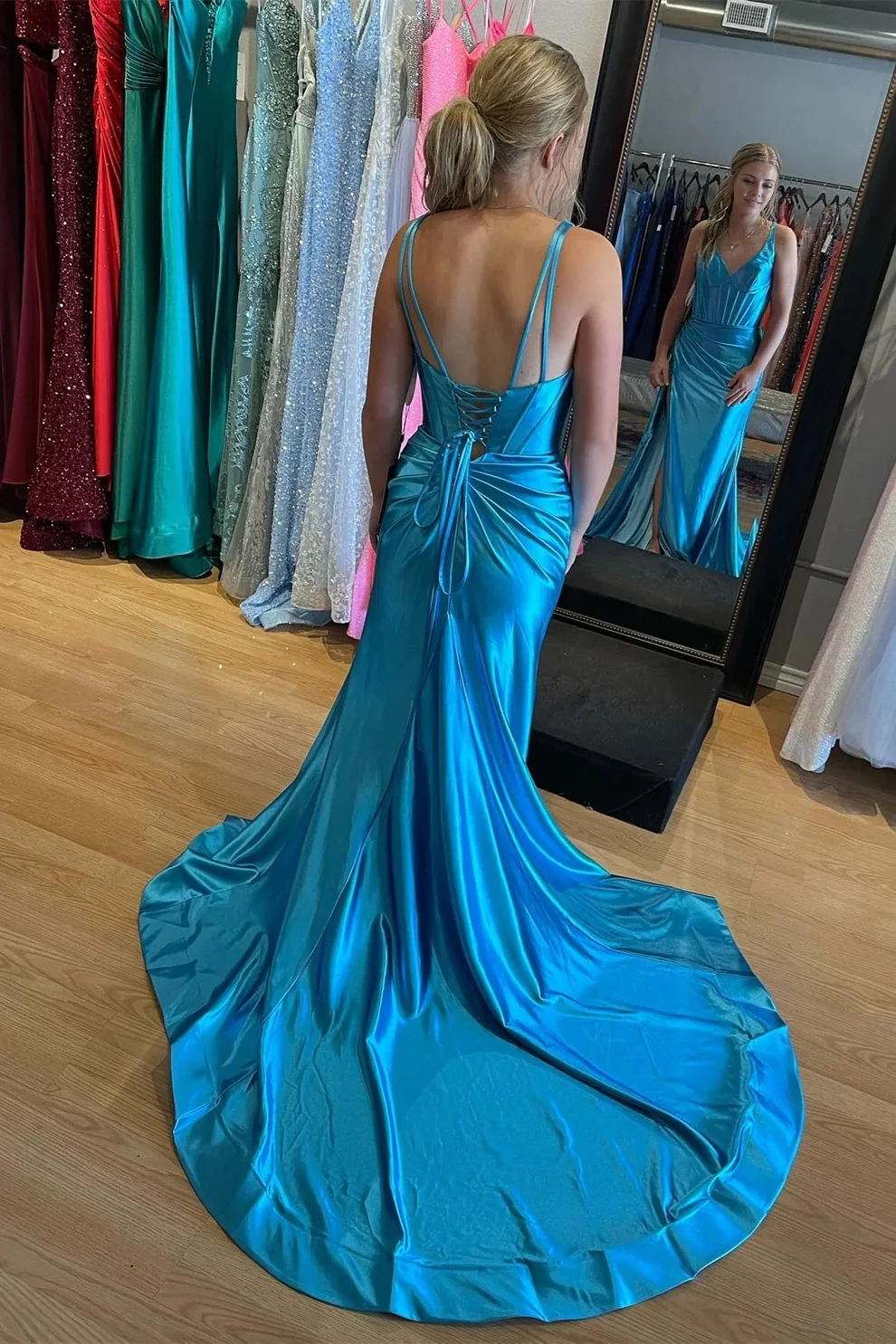 Vestido de fiesta Jimiss de satén con escote en V, abertura y largo hasta el suelo