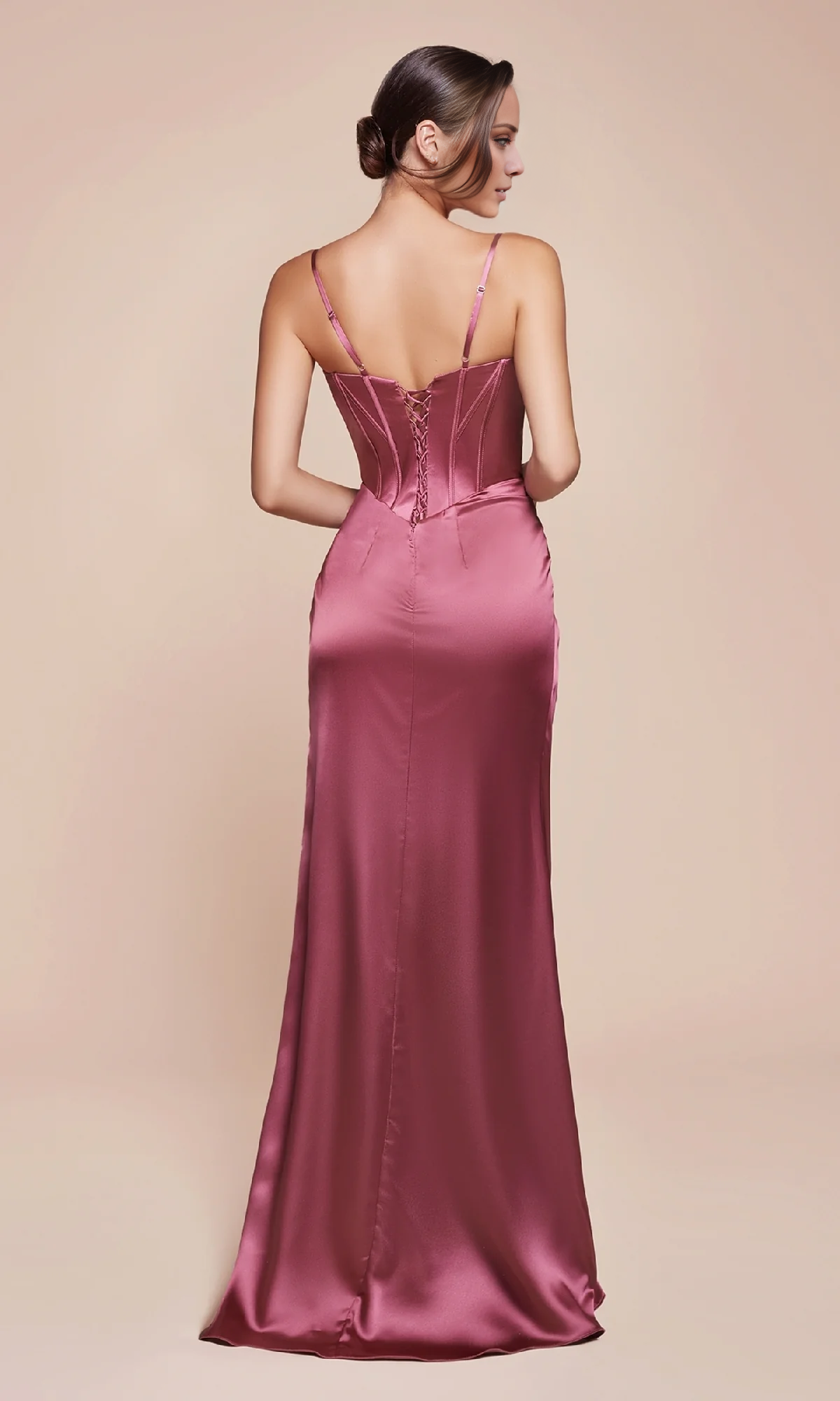 Vestido de fiesta Jimiss de satén con hombros descubiertos, tirantes finos, corsé ajustado con abertura lateral y largo hasta el suelo 