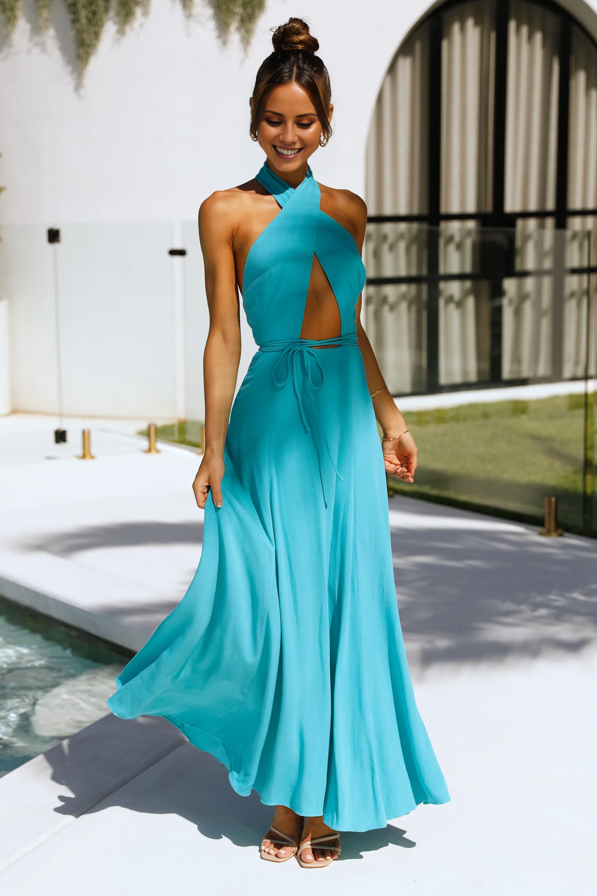 Vestido de fiesta largo sin mangas con escote halter y espalda descubierta de Jimiss