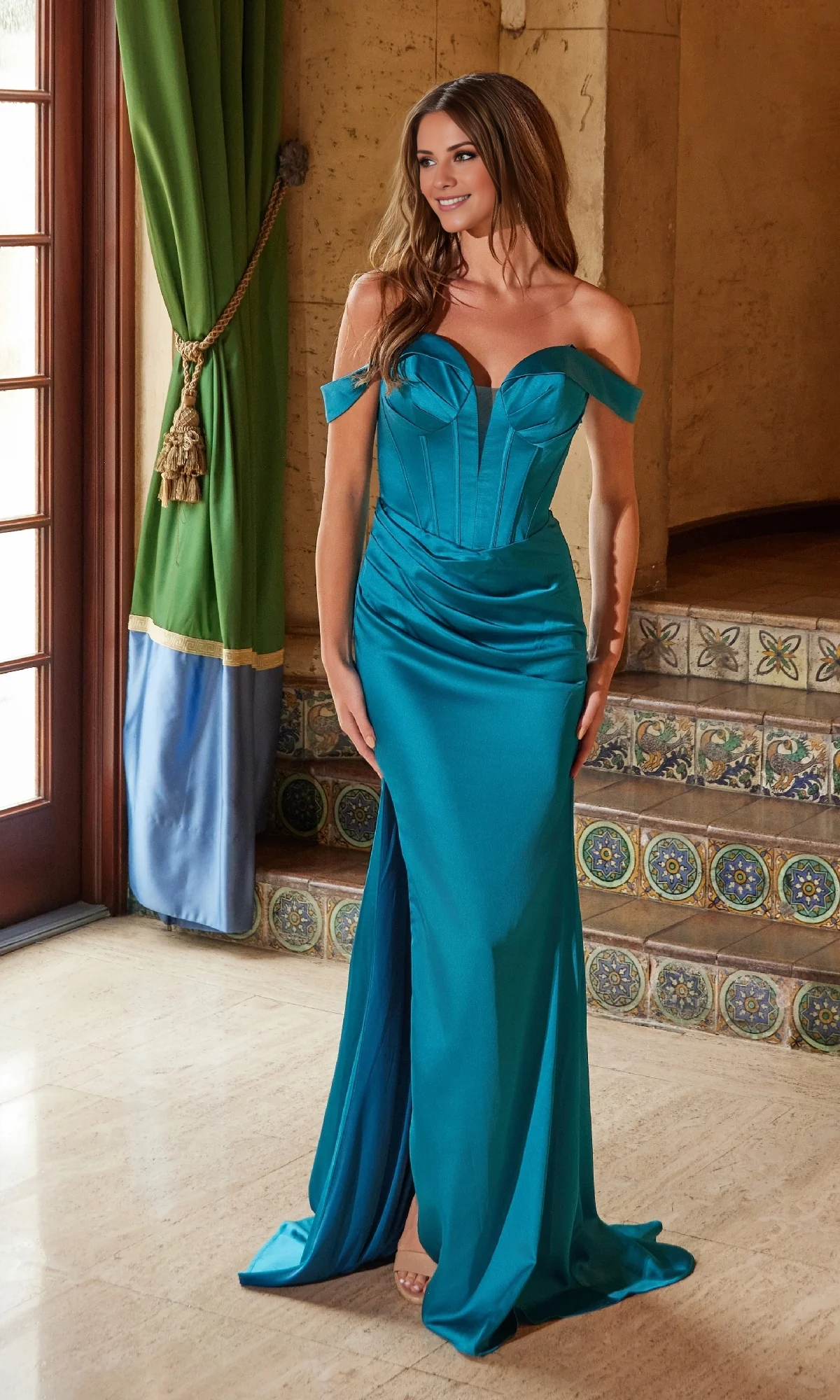 Vestido de noche Jimiss con escote en V, espalda plisada, cremallera, abertura lateral y largo hasta el suelo 