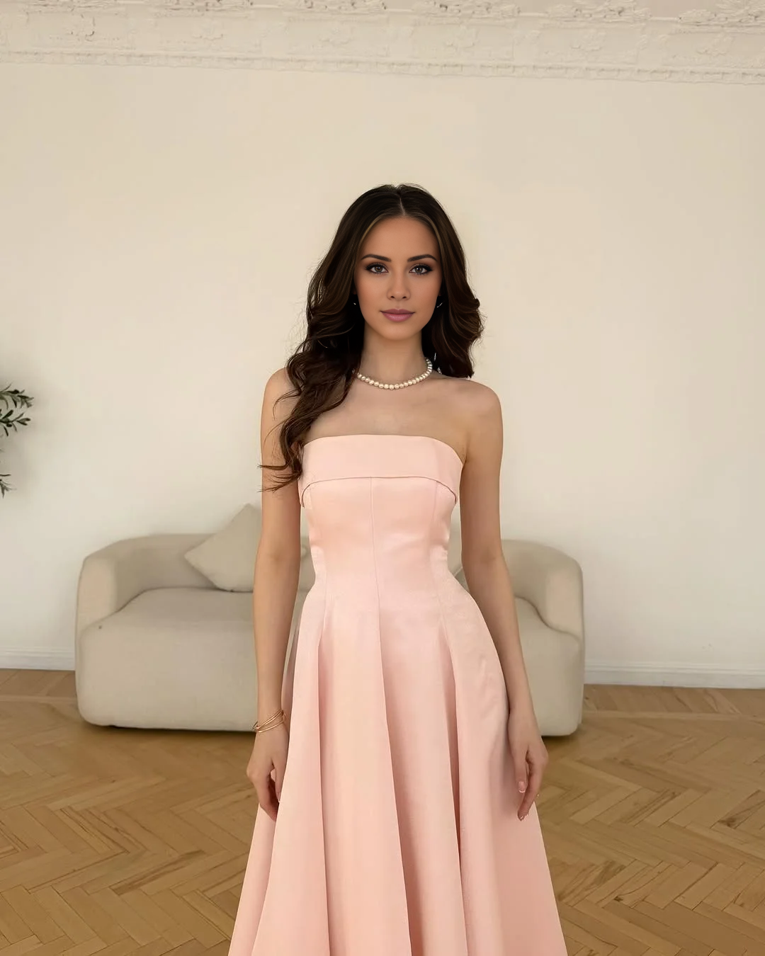 Vestido de fiesta minimalista con hombros descubiertos y corte A de Jimiss