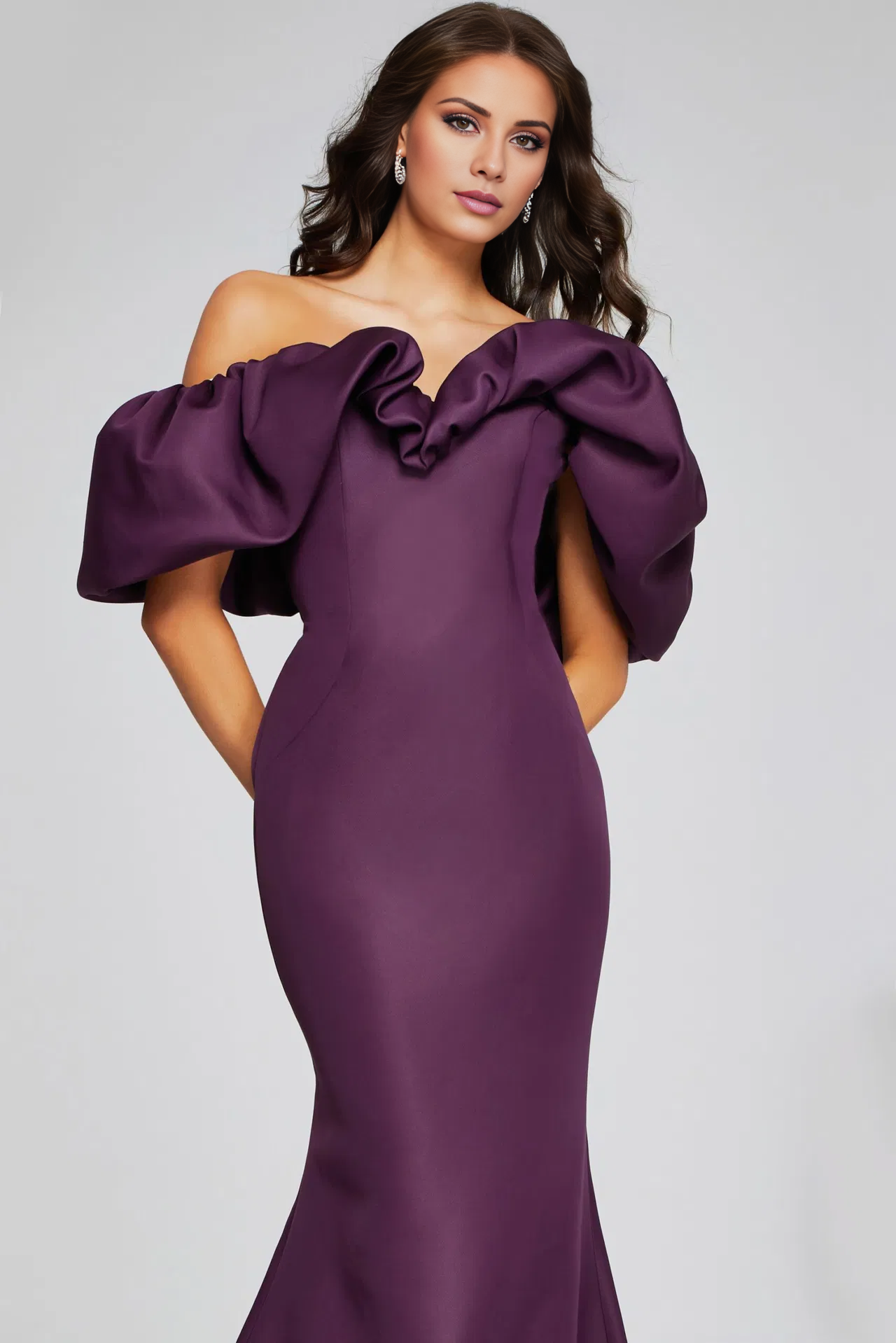 Vestido para madre de la novia con cuello descubierto, mangas con volantes y largo hasta el suelo