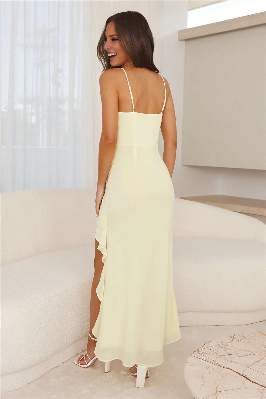 Vestido de fiesta Jimiss con tirantes finos, bordes doblados, pliegues laterales y largo hasta el suelo