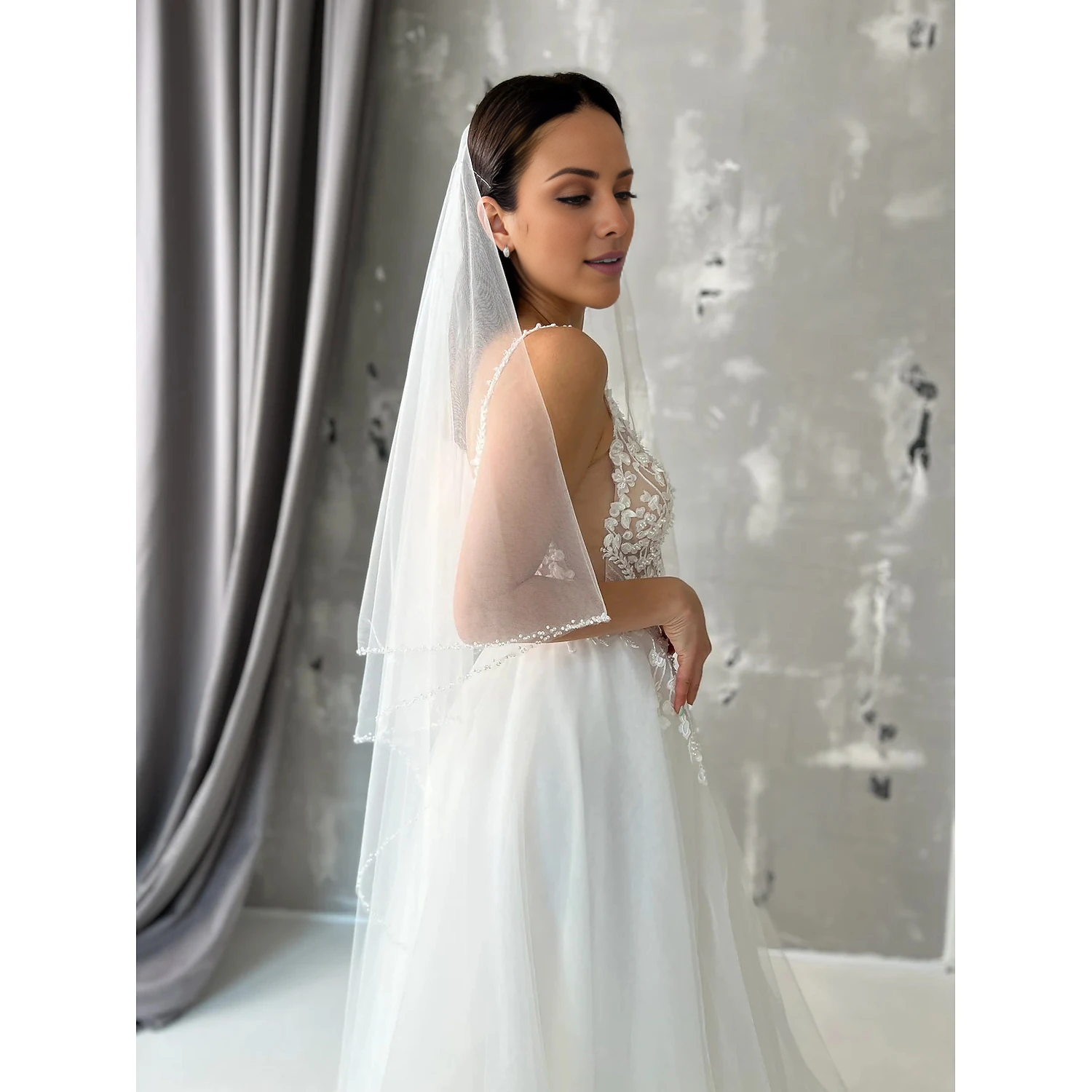 Jimiss - Velo de novia de una sola capa, sencillo y de moda, para iglesia, con gasa con cuentas.