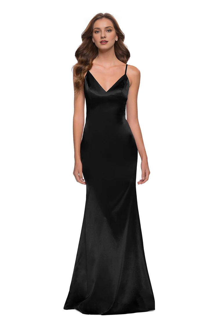 V-neckline sleeveless thin shoulder strap tight corset and floor length gown evening dresses