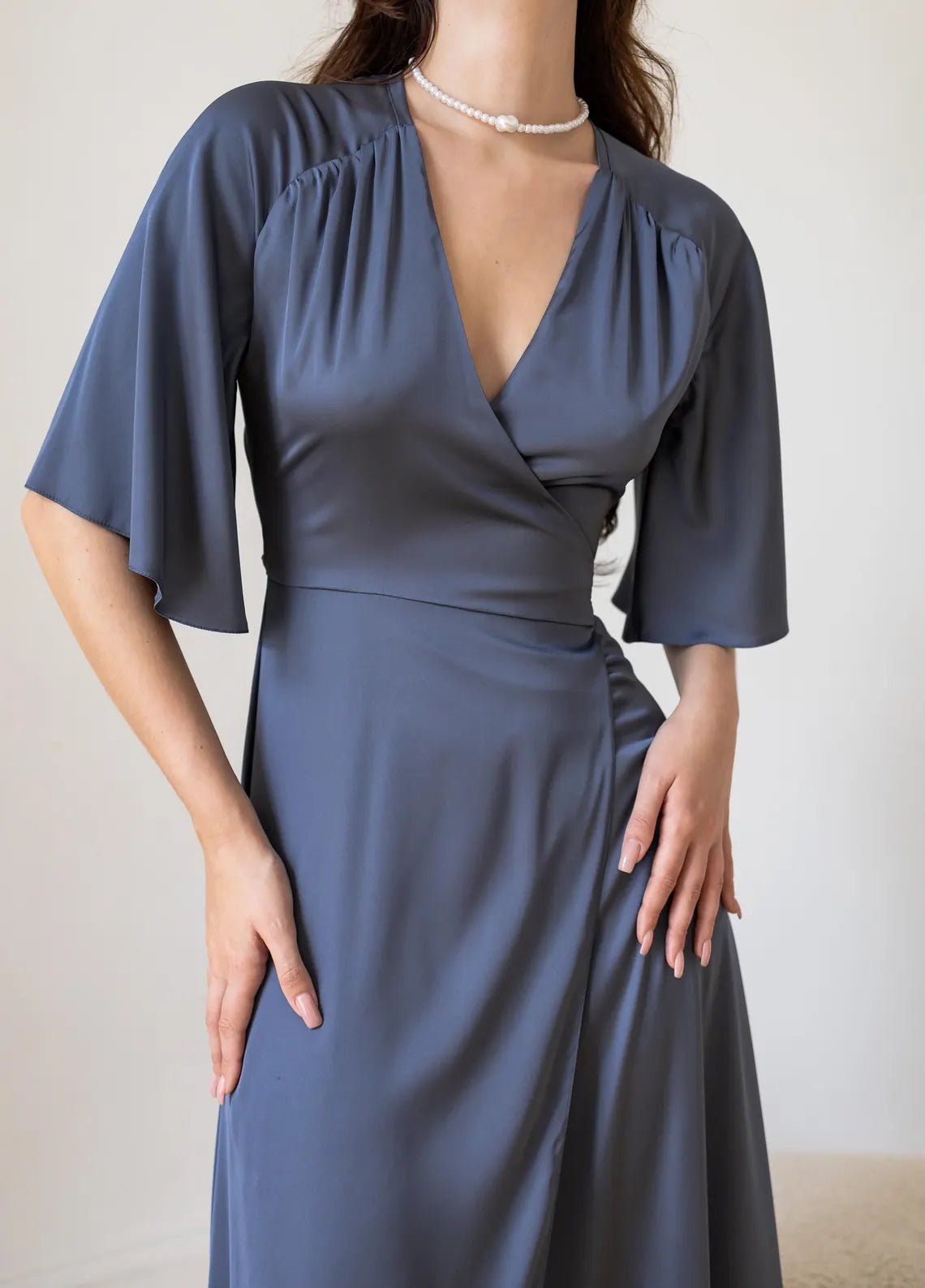 Vestido de fiesta Jimiss de satén con escote en V profundo, manga corta, abertura y largo hasta el suelo 