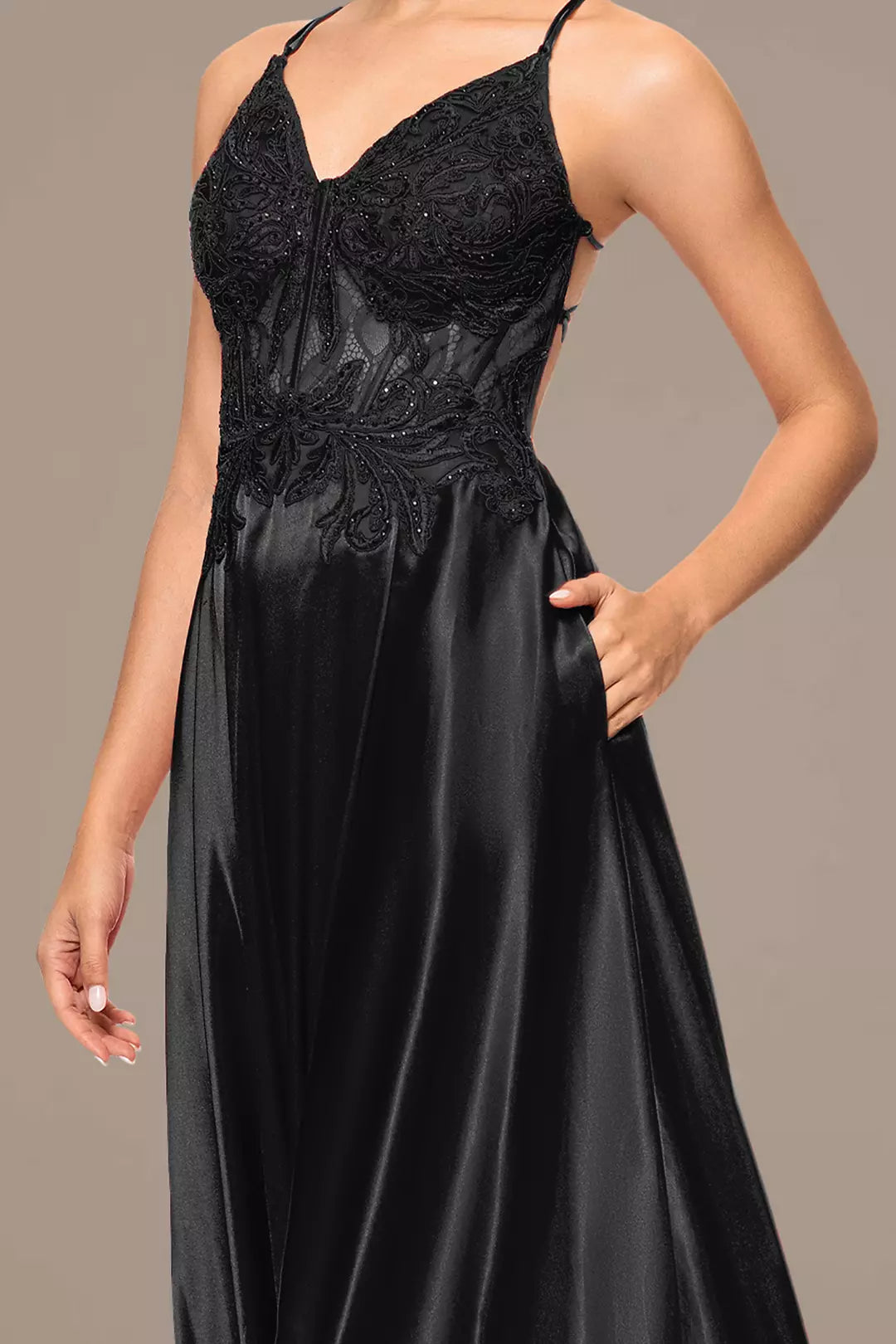 Vestido Jimiss de corte A con corpiño con apliques