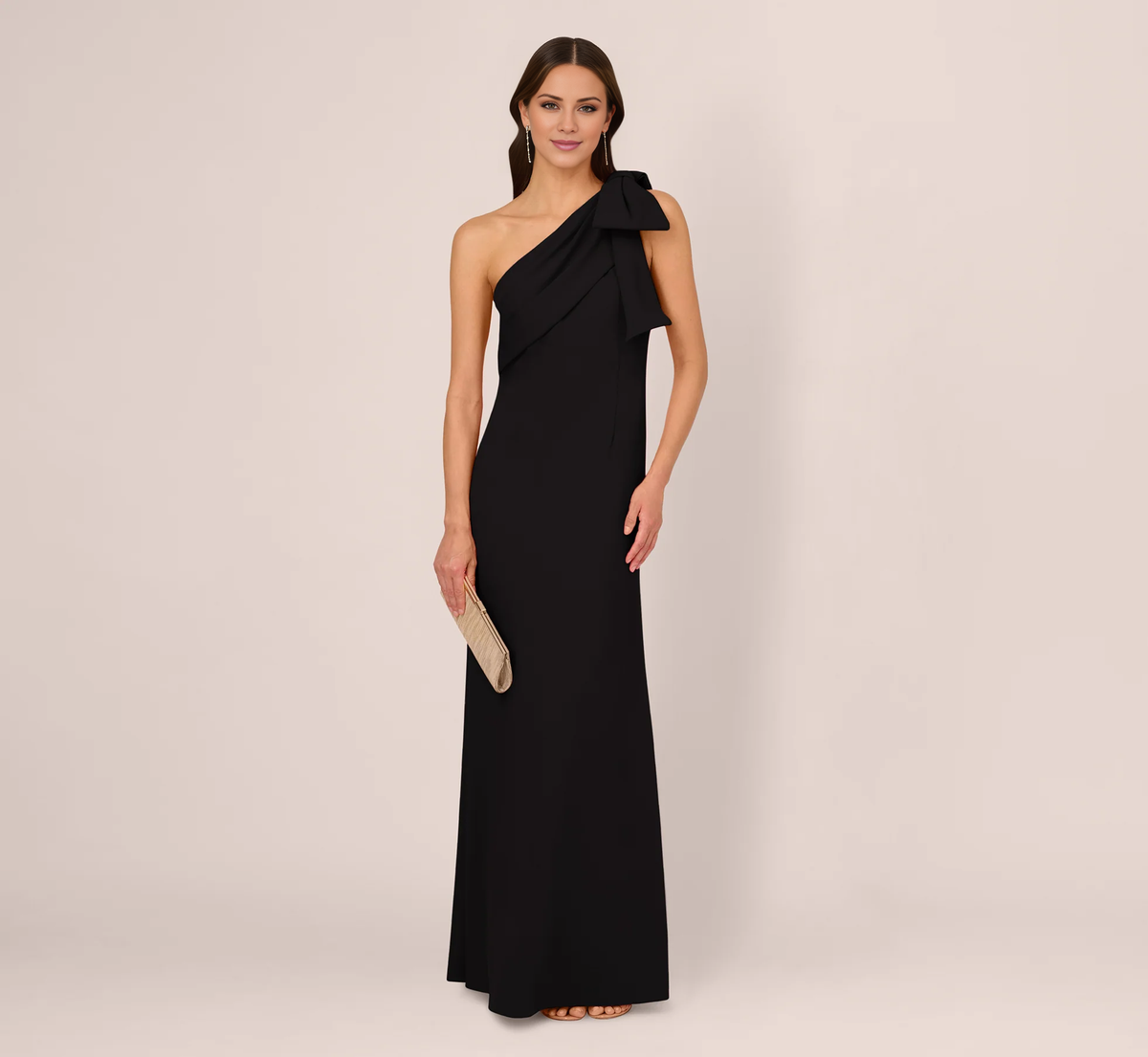 Vestido de fiesta Jimiss de crepé con un solo hombro, espalda descubierta, lazo y largo hasta el suelo