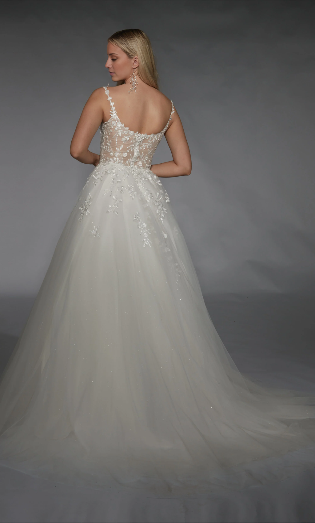 Ivory Tulle A-Line Floor-Length Bridesmaid Dress with Sweetheart Neckline & Floral Lace Boned Bodice