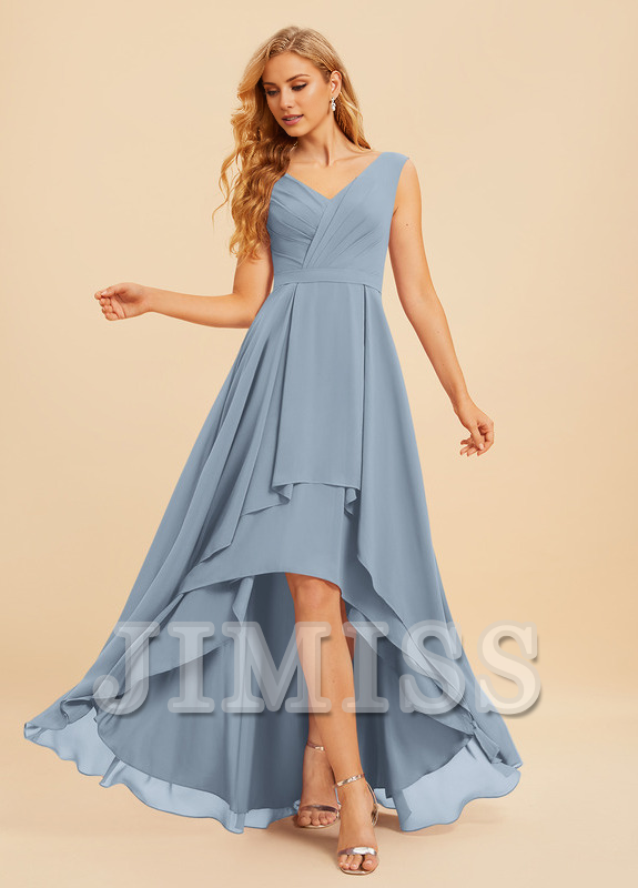 Vestido de dama de honor de gasa con volantes asimétricos y escote en V en forma de A