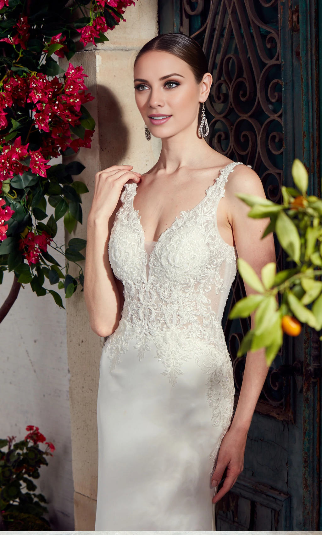 Ivory Lace Mermaid Floor-Length Evening Dress with V-Neck