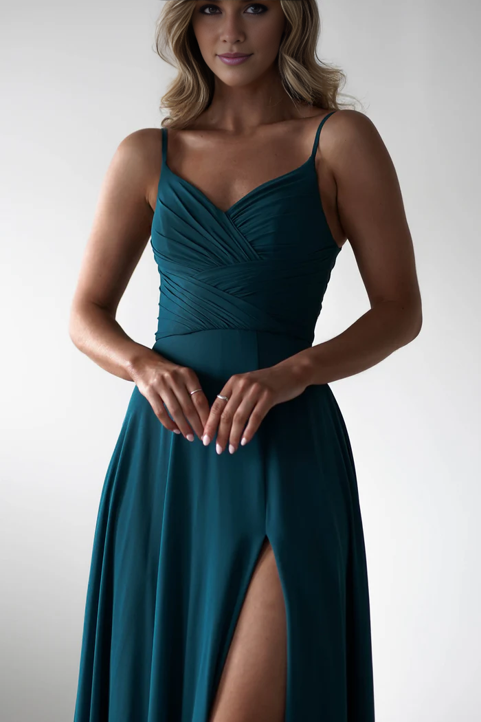 Vestido de fiesta con tirantes finos, espalda abierta y largo hasta el suelo - Vestido Jimiss 