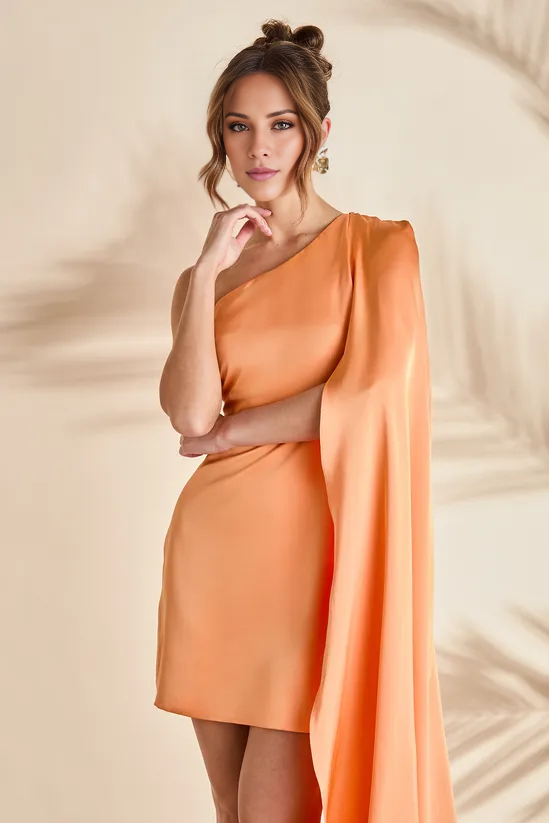 Vestido de fiesta corto sin mangas, espalda descubierta y escote asimétrico de Jimiss