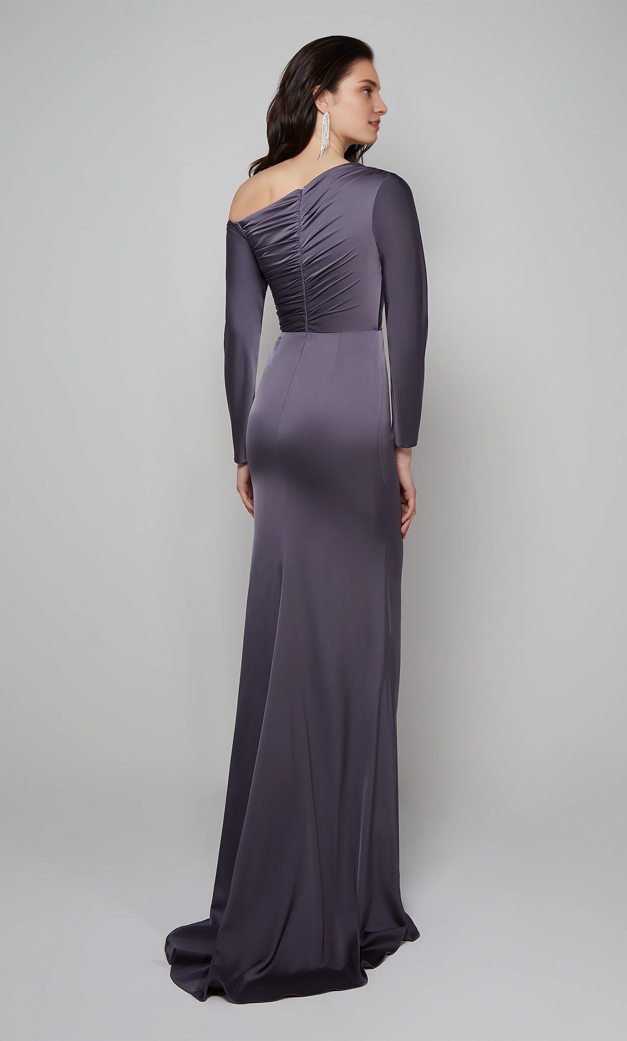 Vestidos formales largos plisados con piernas rectas y hombros al descubierto para madres de la novia