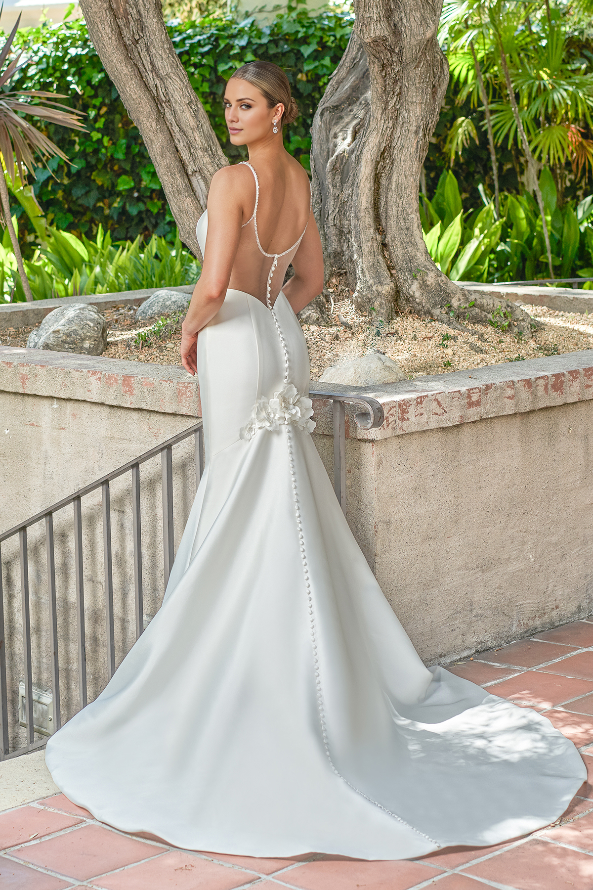 Vestido de novia con escote redondo bajo, transparente, con flores 3D fantasma y largo hasta el suelo
